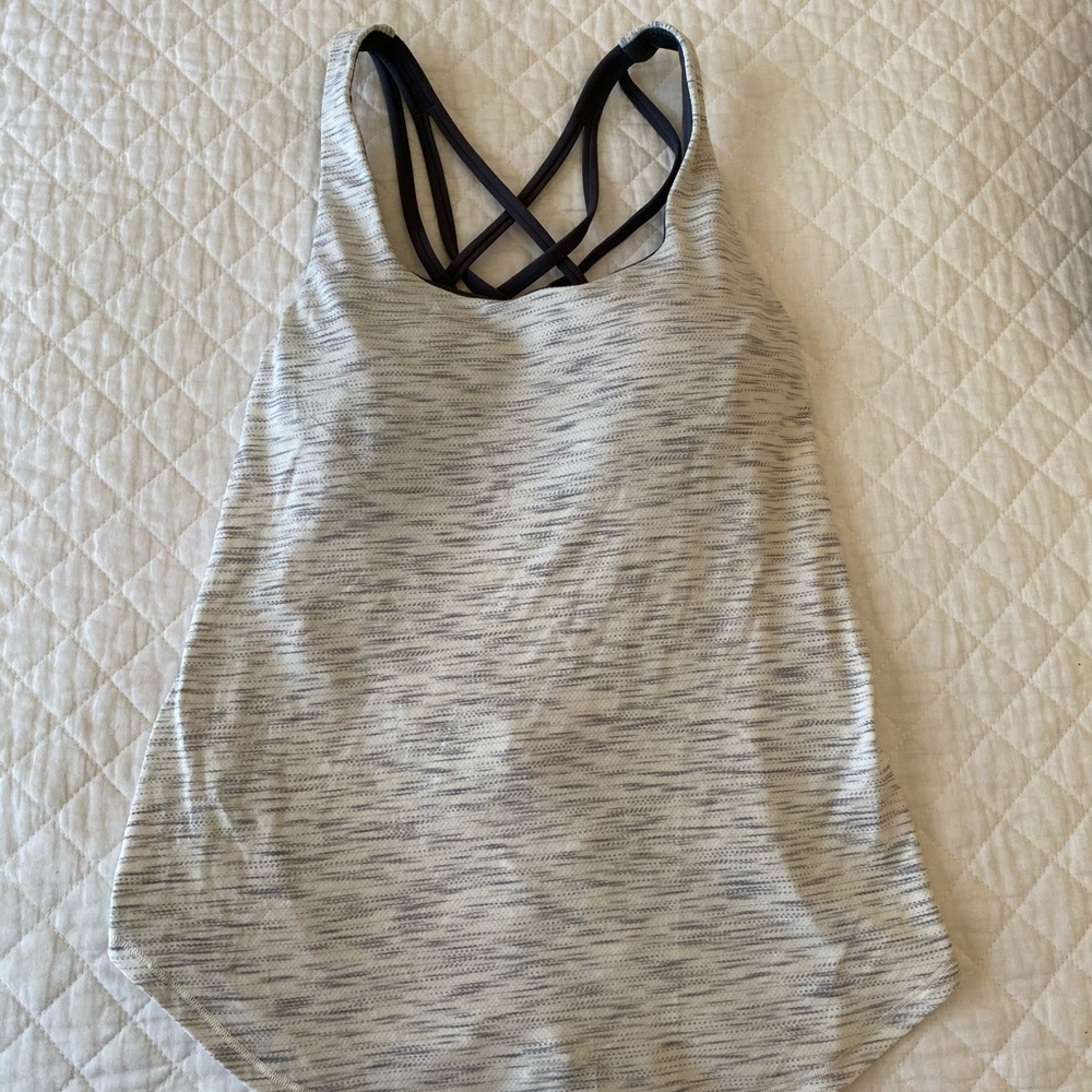 Lululemon slay the studio tank